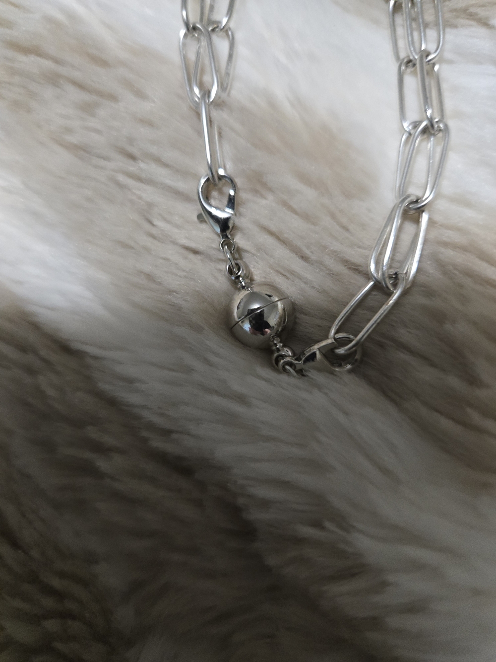 Katia Designs- Silver Heart Link Necklace - Picture 4 of 8